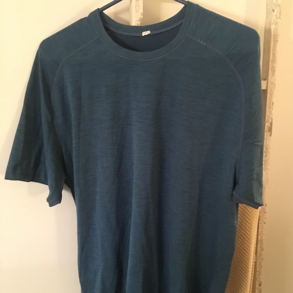 Men’s lululemon metal vent tech short sleeve shirt